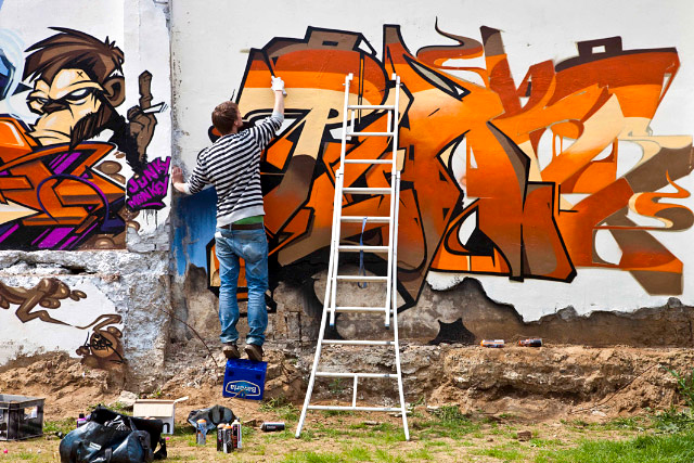 Dieci Does, graffiti, Ironlak