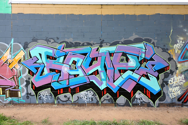 Perish, Adlib, Nails, Boyle, Stoops, Sluts, Sevn, Plier, Getos, Muger, Tense, graffiti, Ironlak