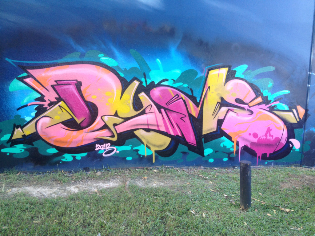 TUES , Dyms, graffiti, Ironlak