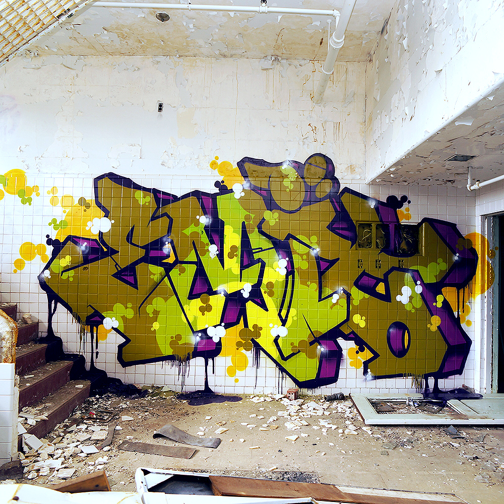 EMIT, graffiti, ironlak