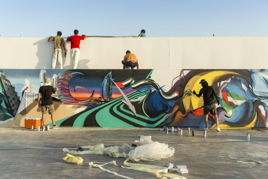 Rehlhatna Dubai – World’s Longest Graffiti Scroll Ironlak Family Luke Shirlaw