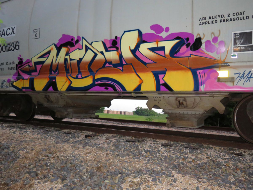 TUES, MUCH, graffiti, Ironlak