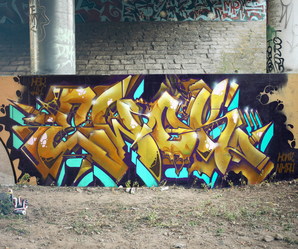 EWOK - Ironlak graffiti