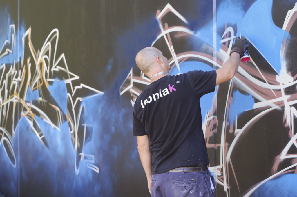Tues Ironlak Team graffiti Gold Coast Old Bones